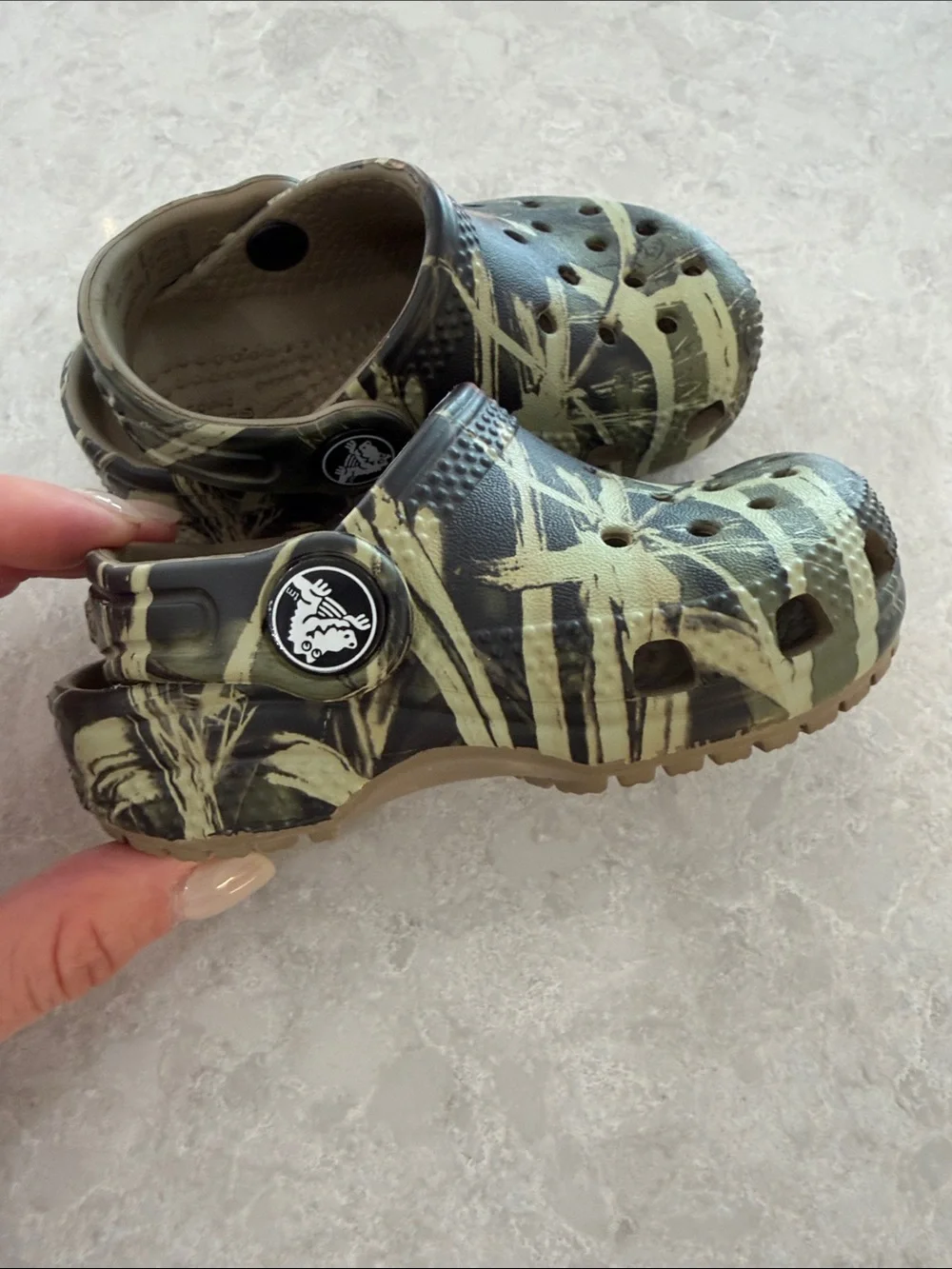 CROCS Kids Clog in Green Camo Print